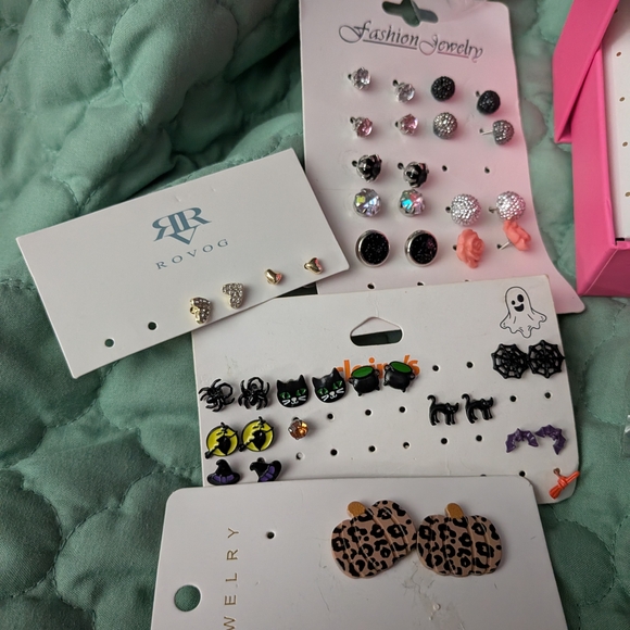 Jewelry Lot - Picture 2 of 4